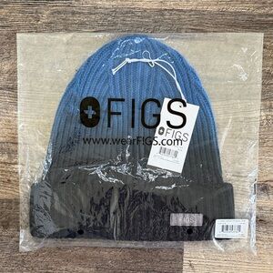 FIGS Unisex ombré oversized knit beanie one size blue/black